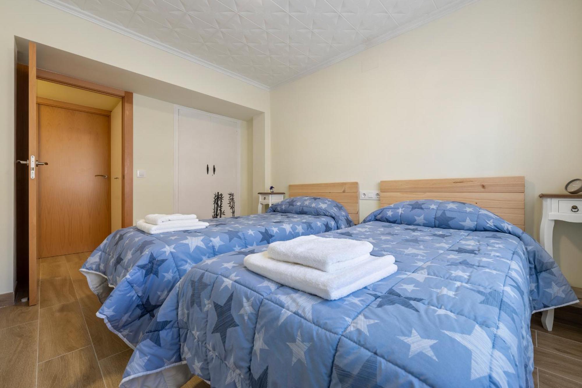 Hauzify I Apartament Van Gogh サロウ エクステリア 写真